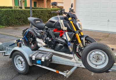 Location Remorque plateau moto Moins de 750kg Autre à Verneuil-sur-Seine